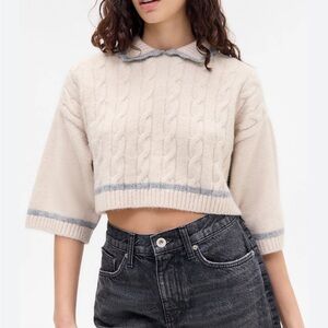 BDG‎ Cream and Gray Cropped Cable Knit Sweater